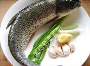 鱼炖豆腐