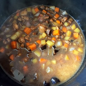 香菇鸡肉焖饭
