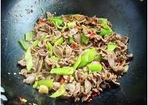 剁椒辣炒鸡胗