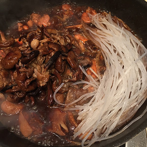 小鸡炖蘑菇