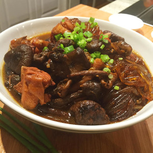 小鸡炖蘑菇