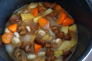 土豆牛腩焖饭