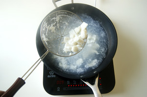 好吃得舌头都要给吞下去【番茄豆腐鱼】
