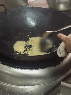 粉丝蒜蓉蒸青口螺