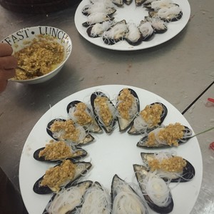 粉丝蒜蓉蒸青口螺