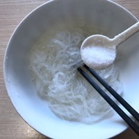 蒜蓉粉丝蒸扇贝粉丝入味有诀窍