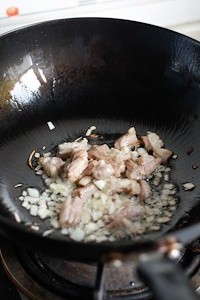 芹菜炒肉