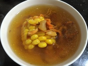 广东煲汤-玉米干贝虫草花煲猪骨