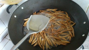 凉拌黄花菜