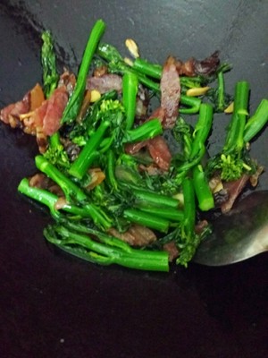 腊味炒芥兰