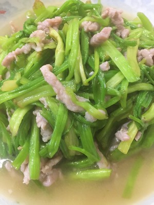 肉丝炒水芹