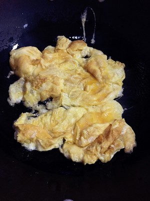 豌豆尖鸡蛋汤。