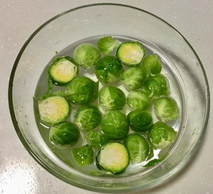 孢子甘蓝的做法