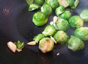 孢子甘蓝的做法