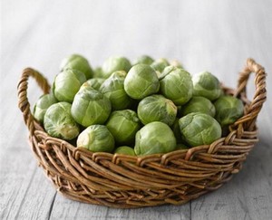 烤孢子甘蓝红薯沙拉