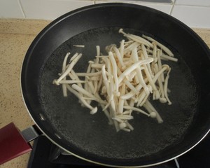葱油白玉菇（简便快速好吃）