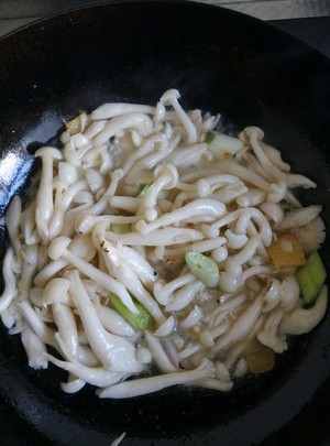白玉菇鸡蛋汤