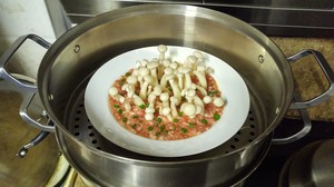 白玉菇肉饼（春回大地）