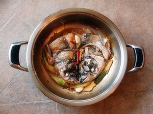 红烧鱼头