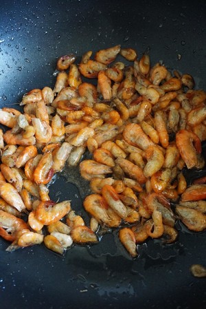 小芹菜炒小河虾