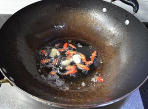 素炒野生牛肝菌