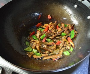 素炒野生牛肝菌