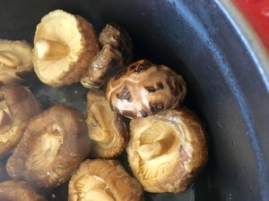 下饭营养好菜——油焖大花菇