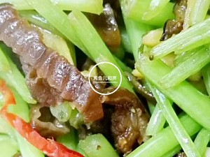 “鱼儿厨房”私藏菜──蒿子秆炒腊肠子
