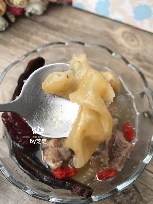 灵芝花胶鱼胶