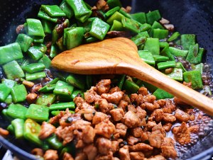 家乡扁豆肉饭
