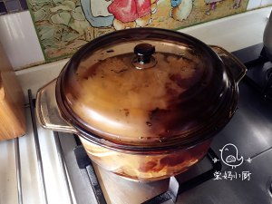 桃胶红枣银耳羹