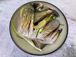 ?年夜菜（年年有鱼）孔雀开屏鱼?