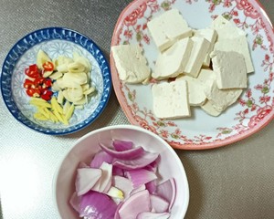 鲜嫩豆腐鲈鱼煲