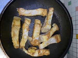 香焖草鱼腩