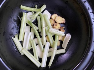 香焖草鱼腩