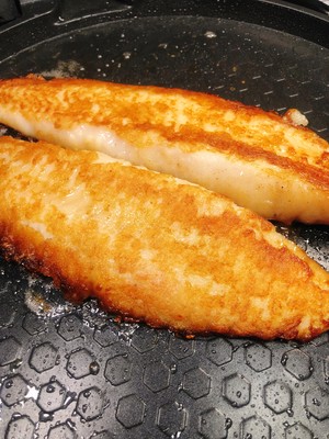 香煎巴沙鱼（龙利鱼）