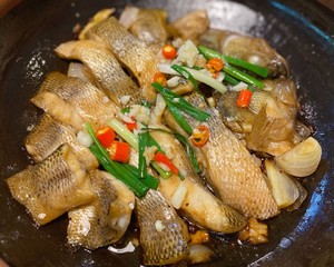 葱香焗鲈鱼