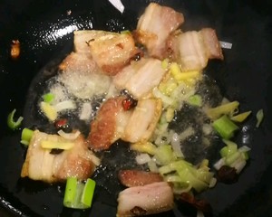 冬季最爱的家常菜！大白菜炖豆腐