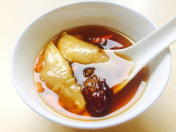 阿胶炖花胶（鱼肚）
