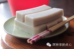 熬制肉皮冻---为小笼包做准备