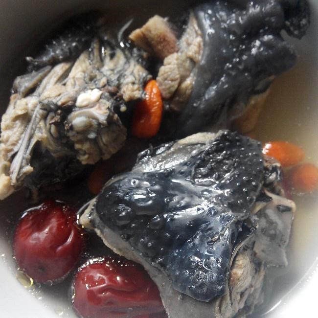 清炖乌鸡