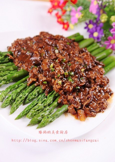 酱烧牛肉末芦笋