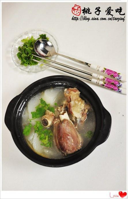 羊腿骨炖萝卜