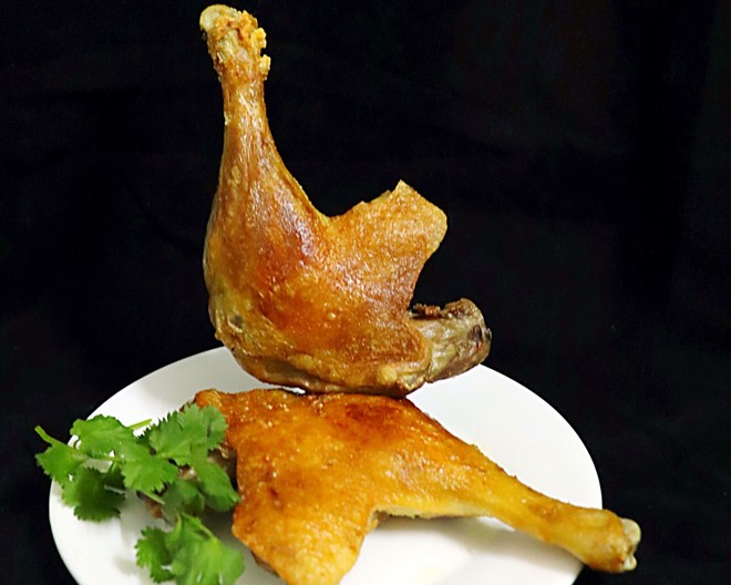 香酥咸鸭腿
