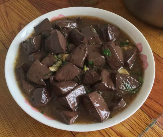 爆炒鸭血
