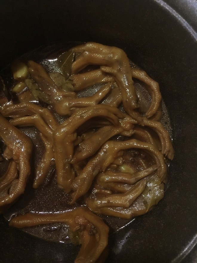 香卤鸭掌（好吃得不得了）