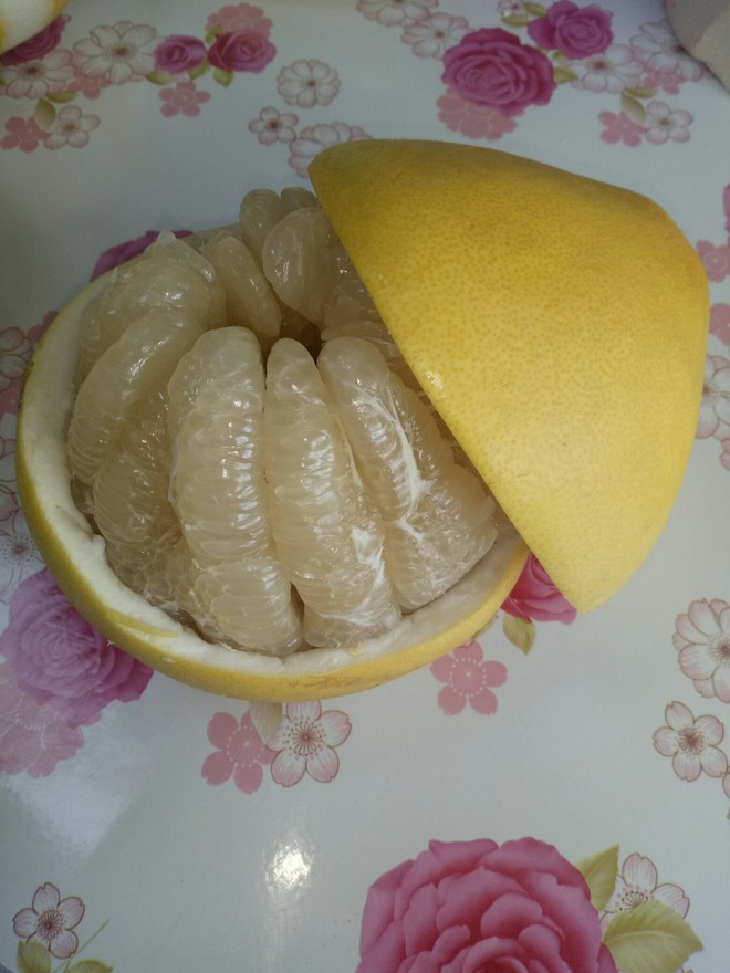巧剥柚子皮