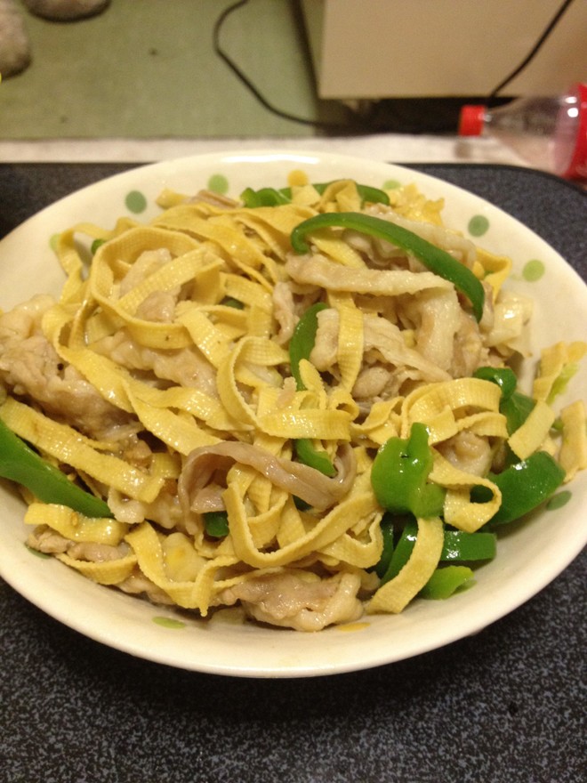 青椒豆腐皮炒肉丝