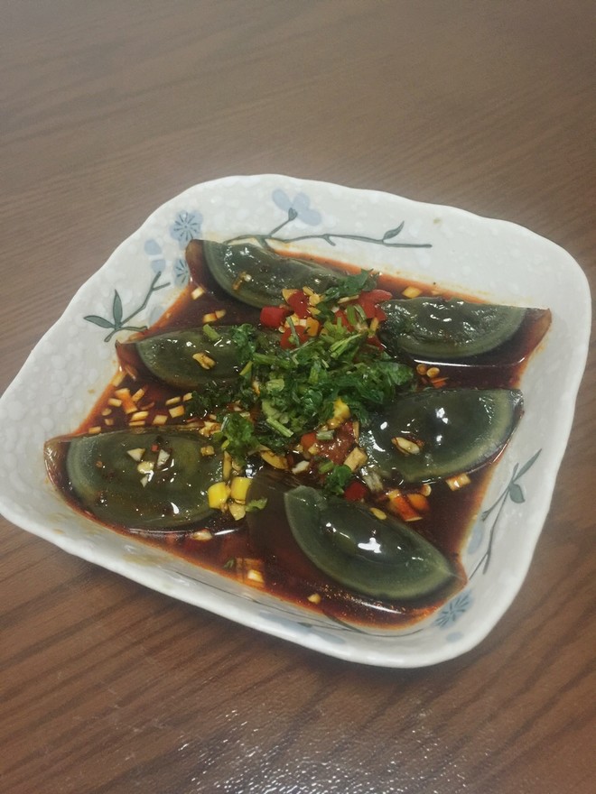 凉拌皮蛋