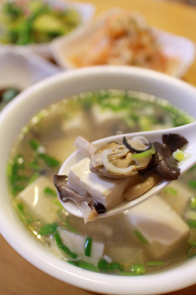 牡蛎豆腐蘑菇汤